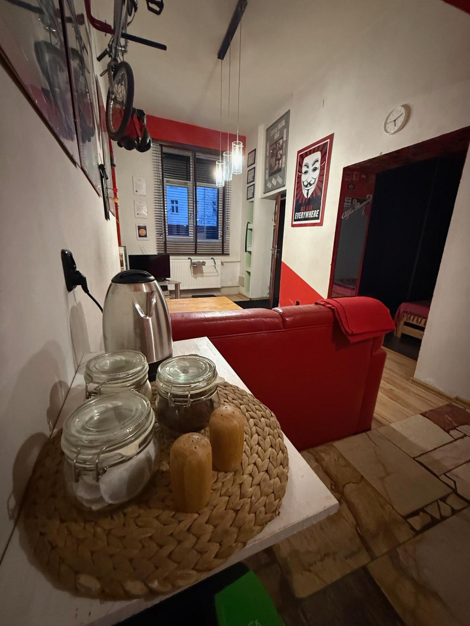 Апартаменти Studio Red And White Лодзь Екстер'єр фото