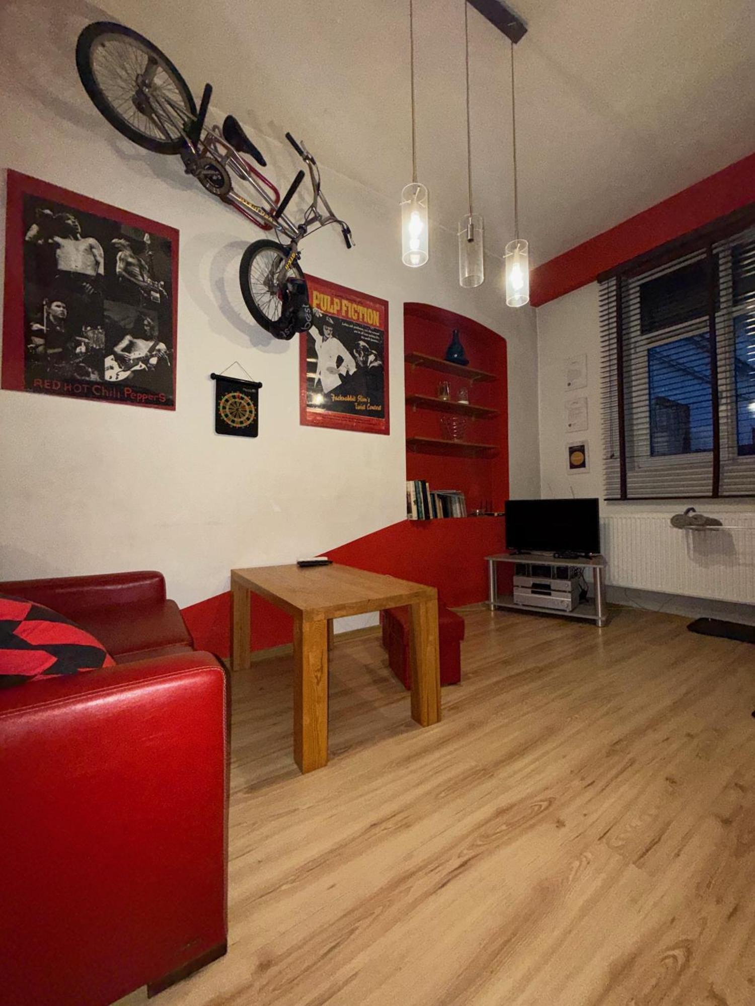 Апартаменти Studio Red And White Лодзь Екстер'єр фото